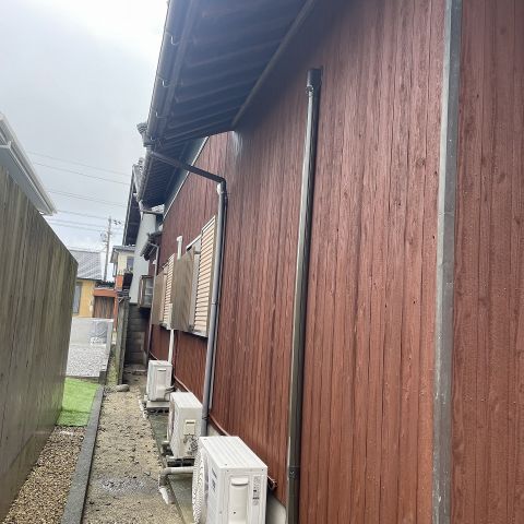 木の外壁を長持ちさせるために。風合いを活かした木部塗装工事 アイキャッチ画像