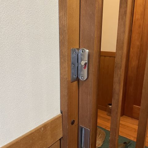 「これで安心できる」保護猫たちの脱走対策で鍵を取り付けました アイキャッチ画像